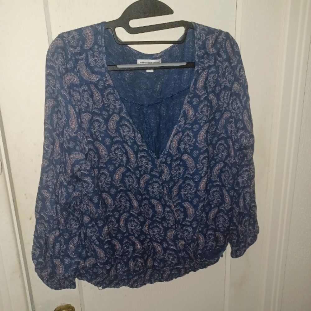 American Eagle Outfitters blue top Size L